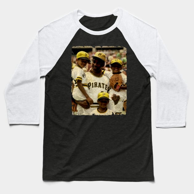 Roberto Clemente in Pittsburgh Pirates Baseball T-Shirt by PESTA PORA